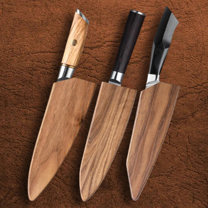 Custom magnetic wooden sheath for chef knife in premium walnut wood. Secure blade protection with elegant handcrafted design. Ideal for modern kitchens and professional chefs.